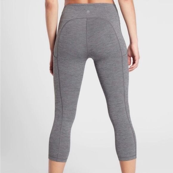 Athleta Ultimate Stash Pocket Capri Leggings Heather Gray Women’s Size Small - Picture 2 of 11